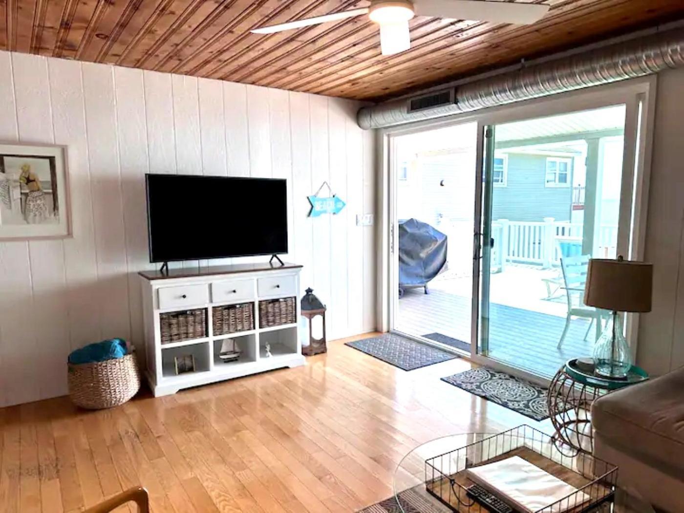 Cozy Beach - Direct Waterfront! East Haven Eksteriør billede